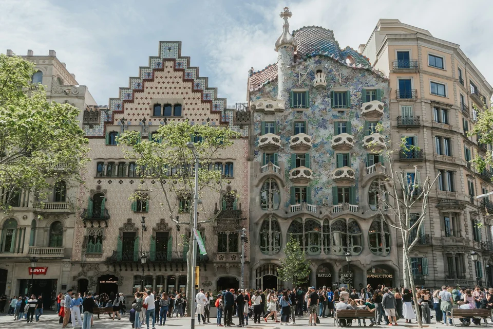 Barcelona / Photo by: Photo by Ruggiero Calabrese on Unsplash