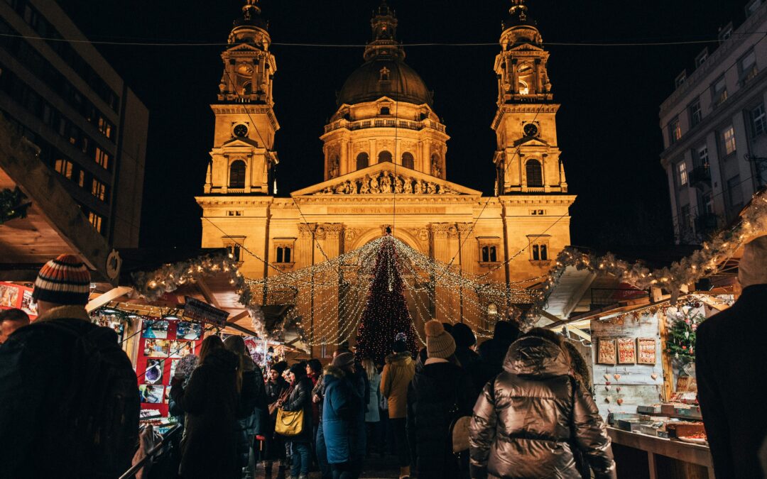Advent in Budapest 2025 – Full Guide to Markets, Events, Food & Winter Experiences